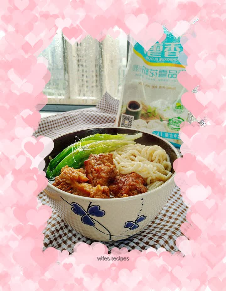 Braised beef noodles