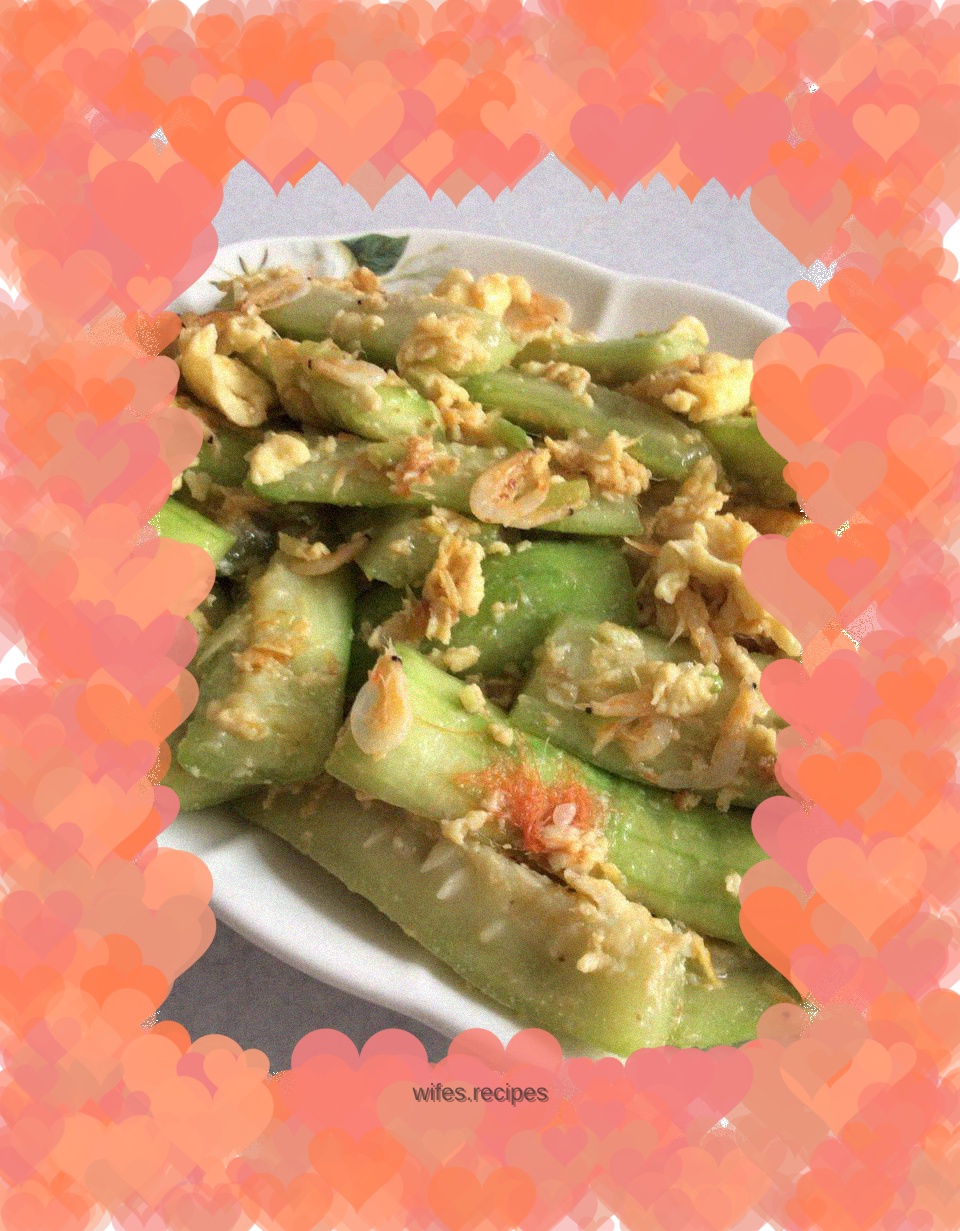 Scrambled eggs with loofah