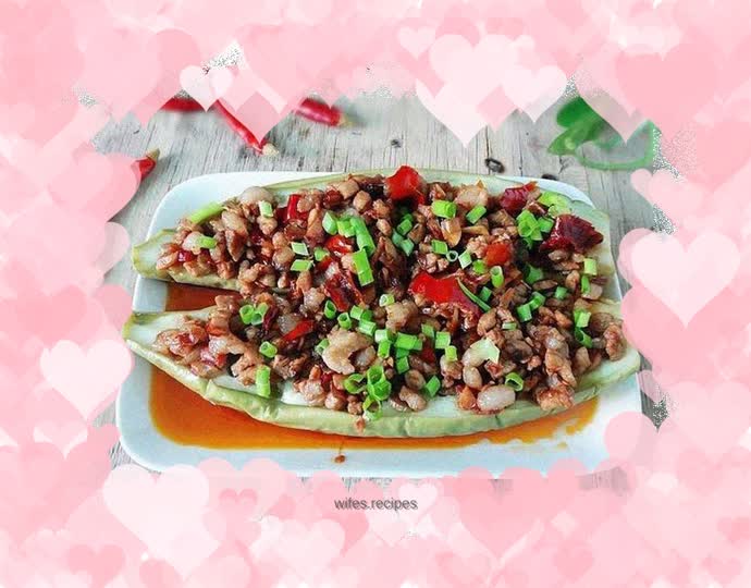 Steamed eggplant with minced pepper and pork