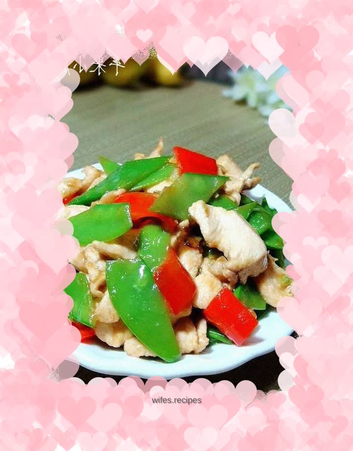 Stir-fried chicken slices with snow peas
