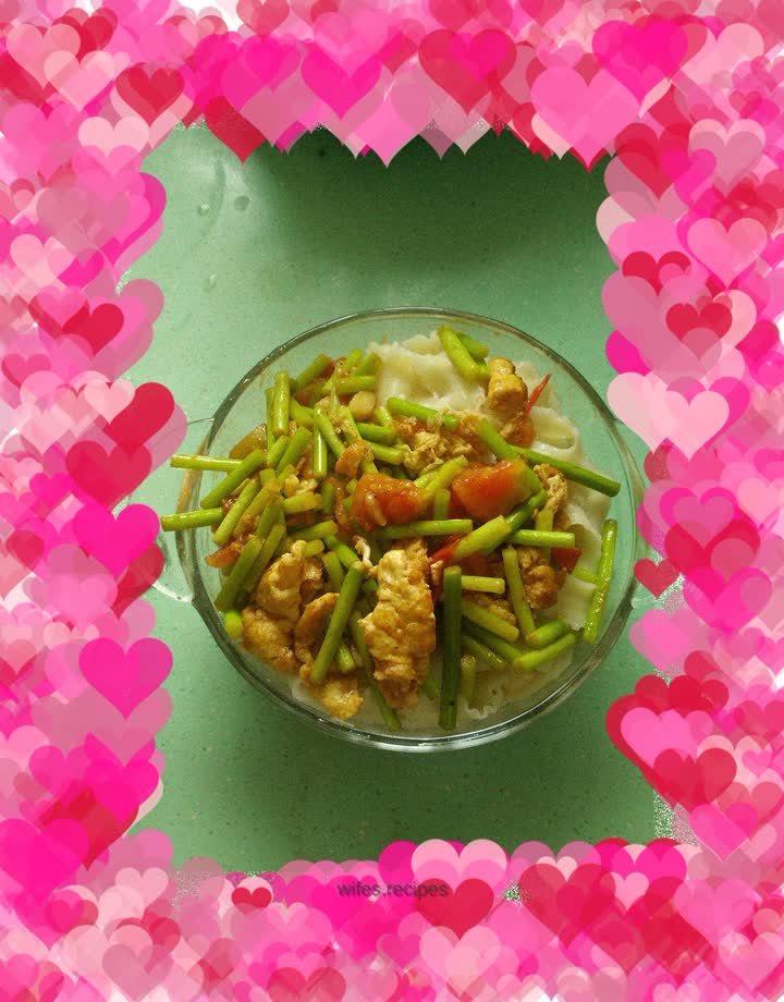 Garlic and egg noodles