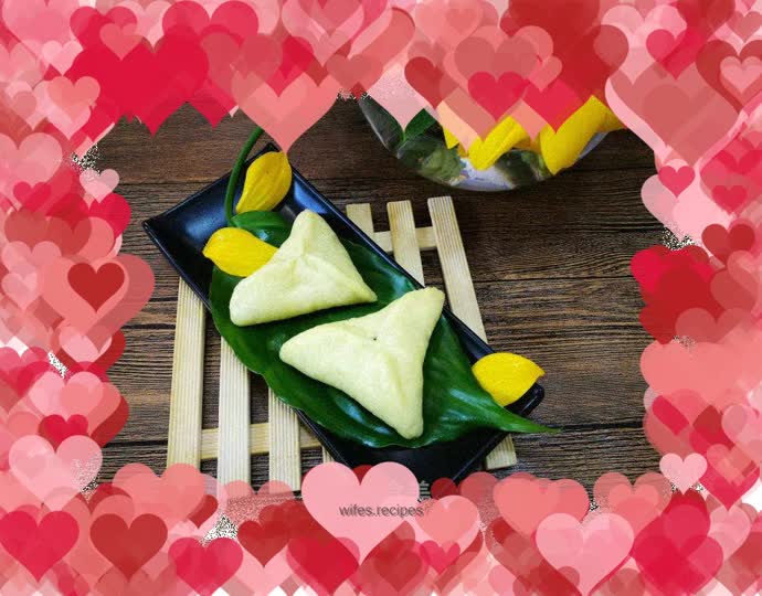 Sesame candy triangle