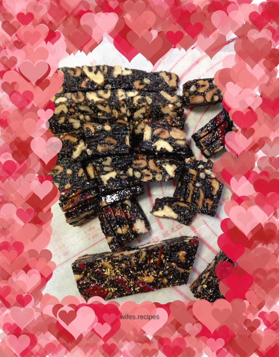 Donkey-hide gelatin cake