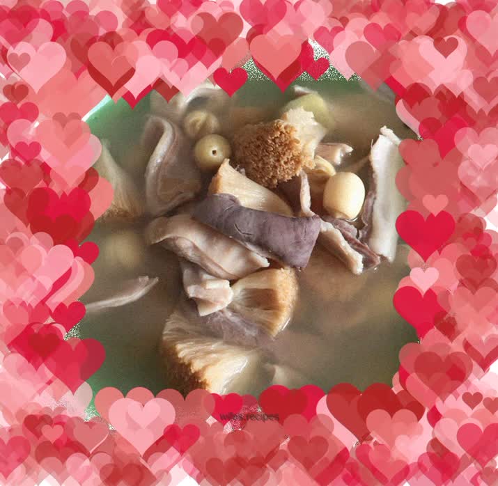 Hericium, lotus seeds and pork belly soup