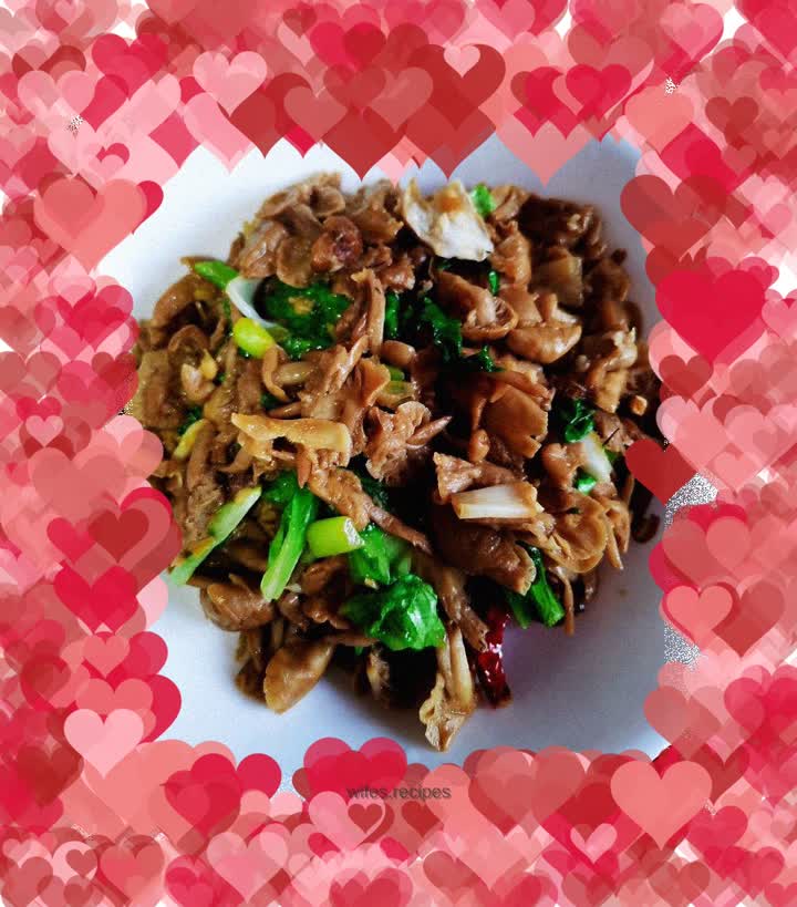 Stir-fried wild oyster sauce with small yellow grinding