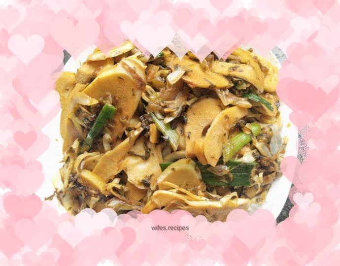 Stir-fried sweet bamboo shoots with pickled vegetables