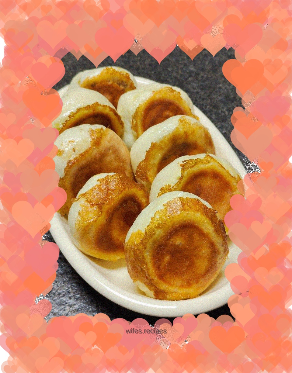 Fried Steamed Buns with Dried Plums and Vegetables