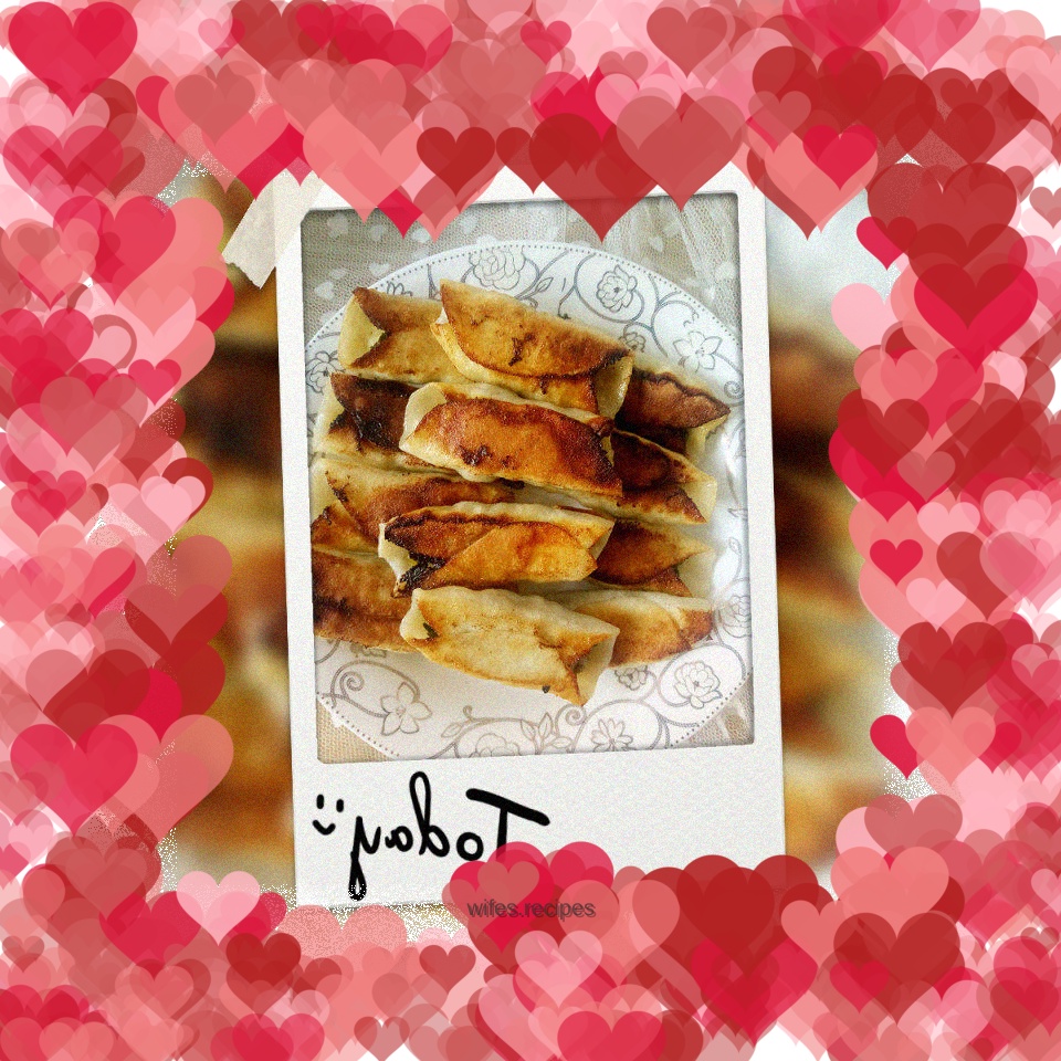 Chives and fresh meat pot stickers