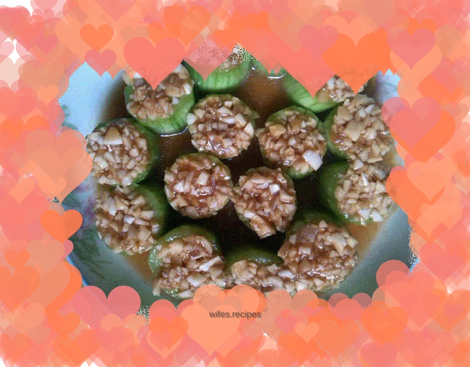 Steamed loofah with garlic