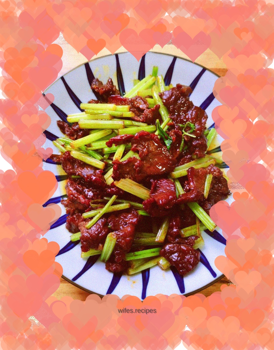 Stir-fried beef with celery