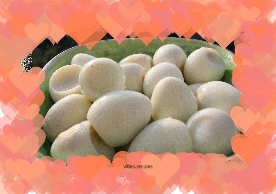 Peel quail eggs quickly