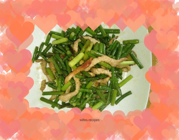 Stir-fried pork with garlic