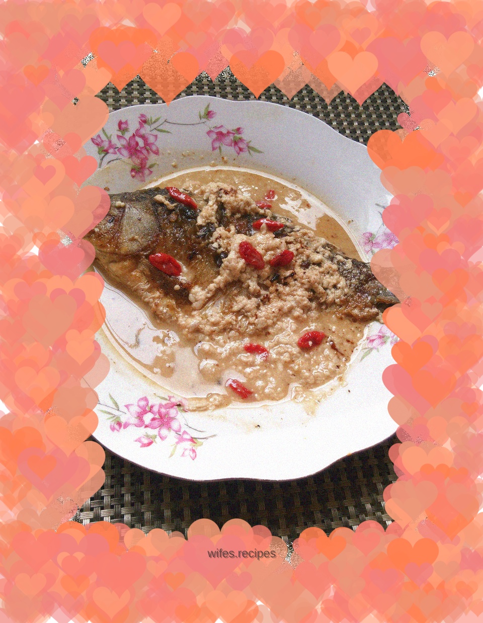 Crucian carp with spicy sauce