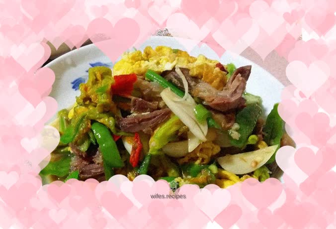 Fried pumpkin flowers with eggs