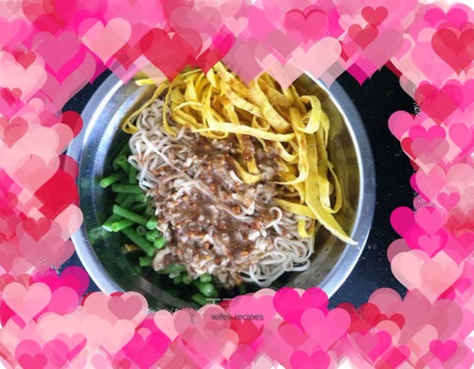 Cold Bean Noodles with Egg Skin