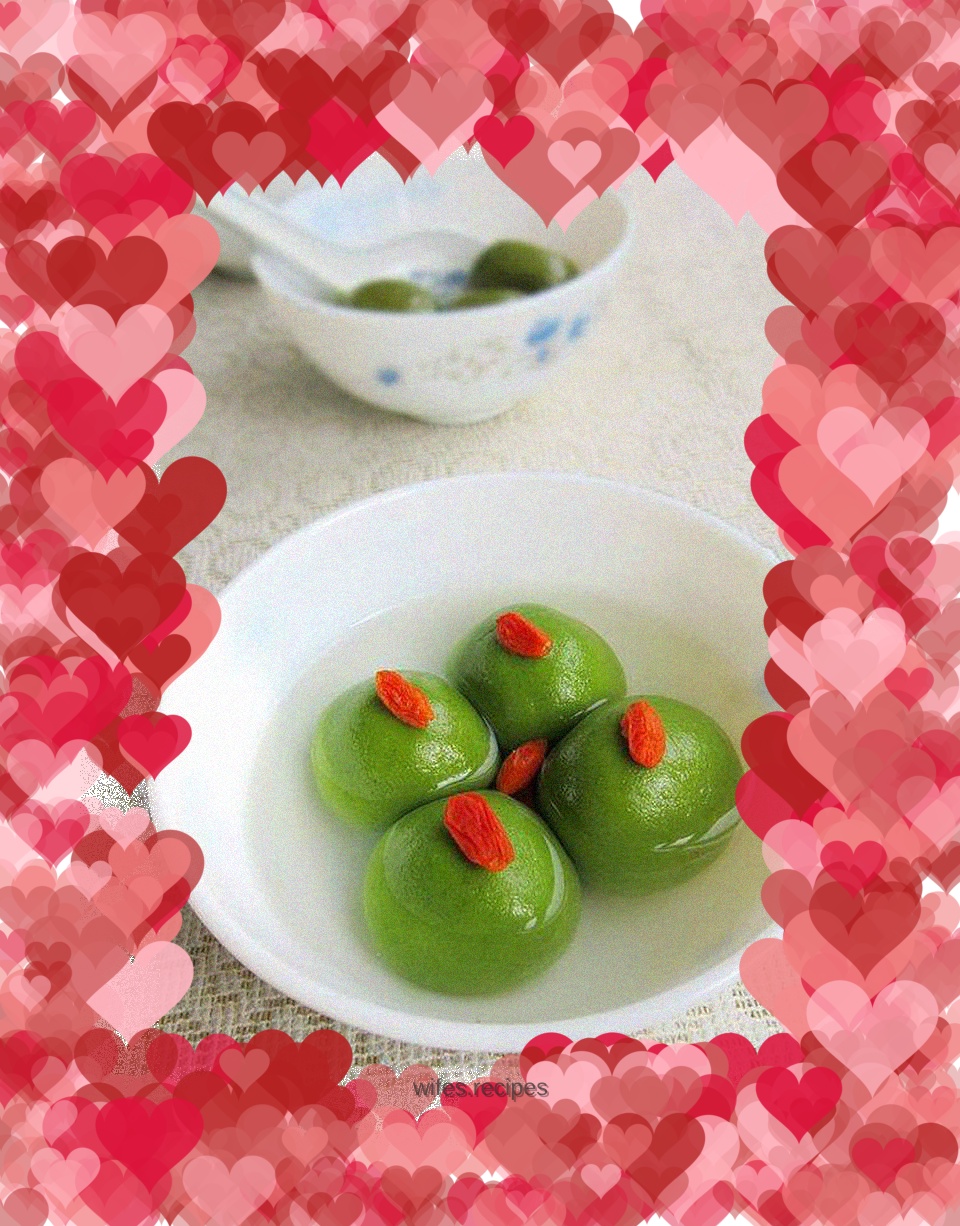 Rice dumplings stuffed with spinach and sausage