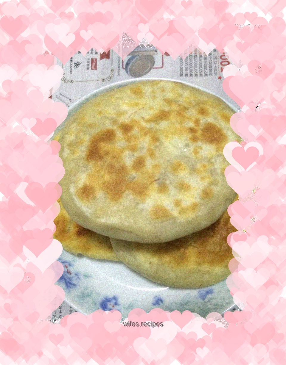 Homemade bean sprout oil gluten vermicelli three-in-one pie