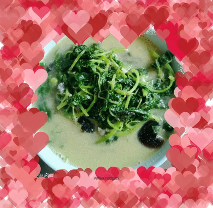 Preserved egg rice and amaranth soup