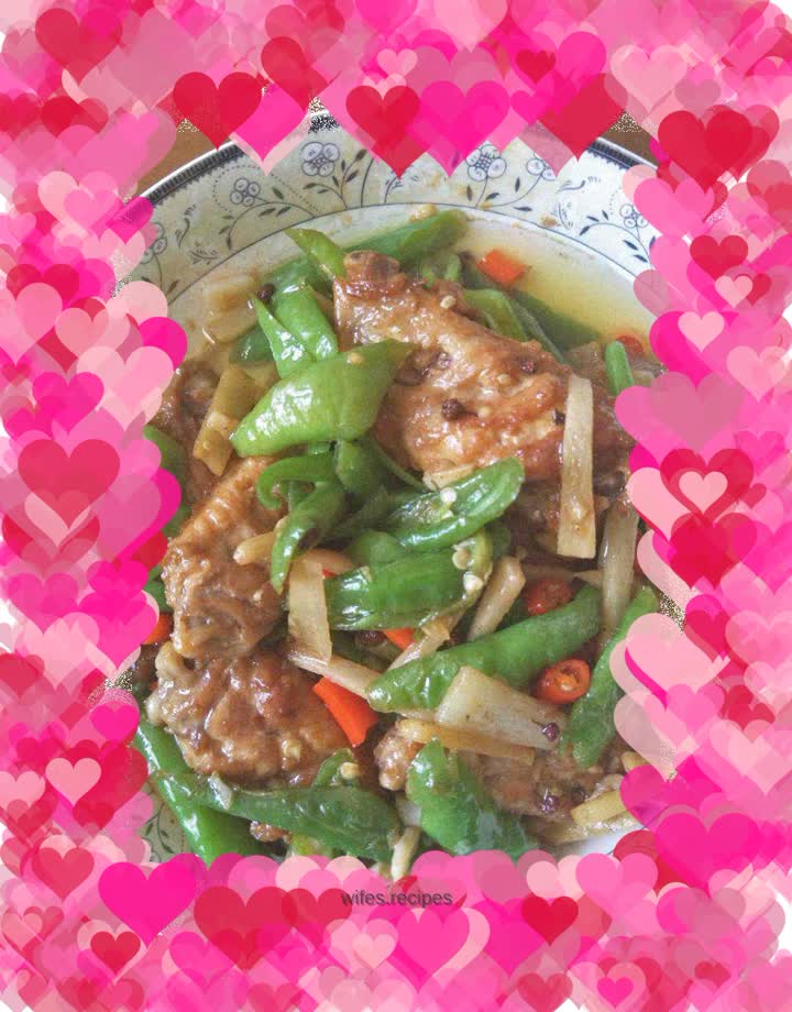 Braised chicken wings