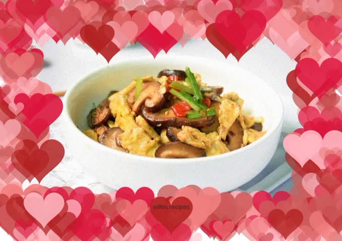 Scrambled eggs with mushrooms