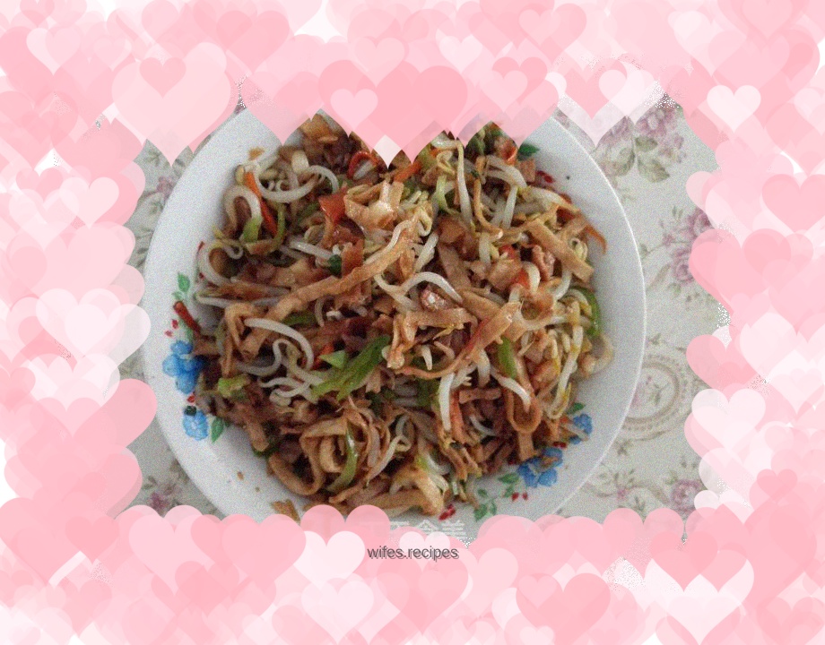 Fried Pancake with Elbow Pork and Mung Bean Sprouts