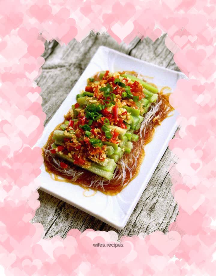 Steamed loofah with minced pepper and garlic vermicelli