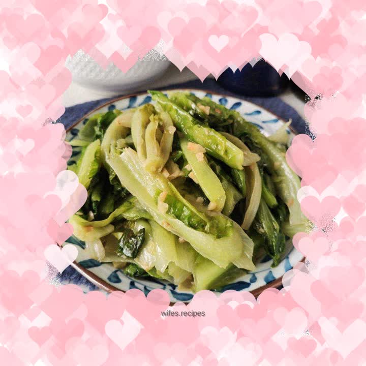 Stir-fried lettuce with garlic
