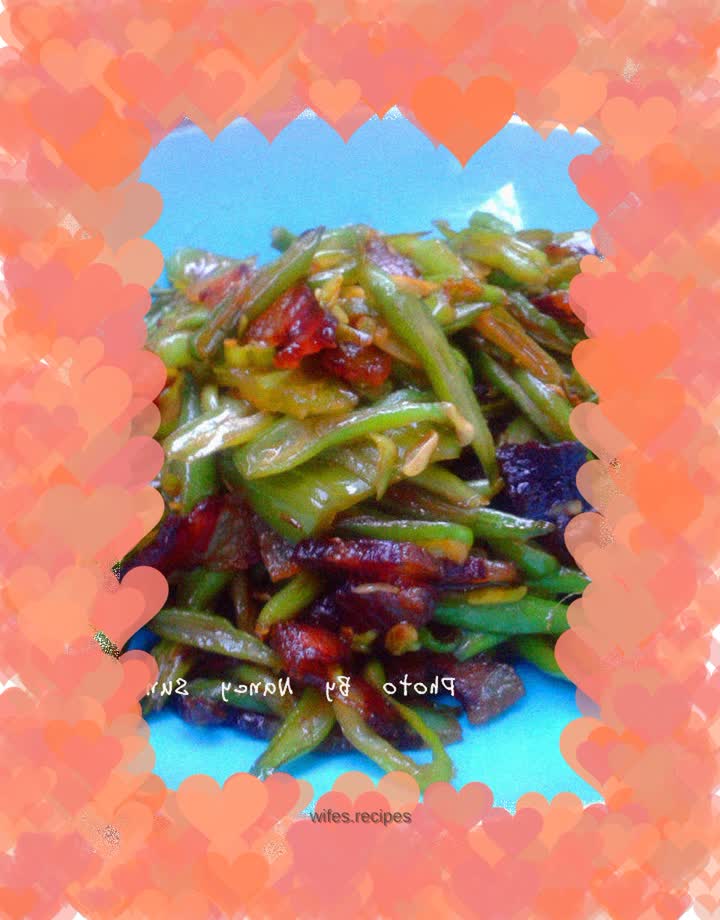 Stir-fried bacon with green beans