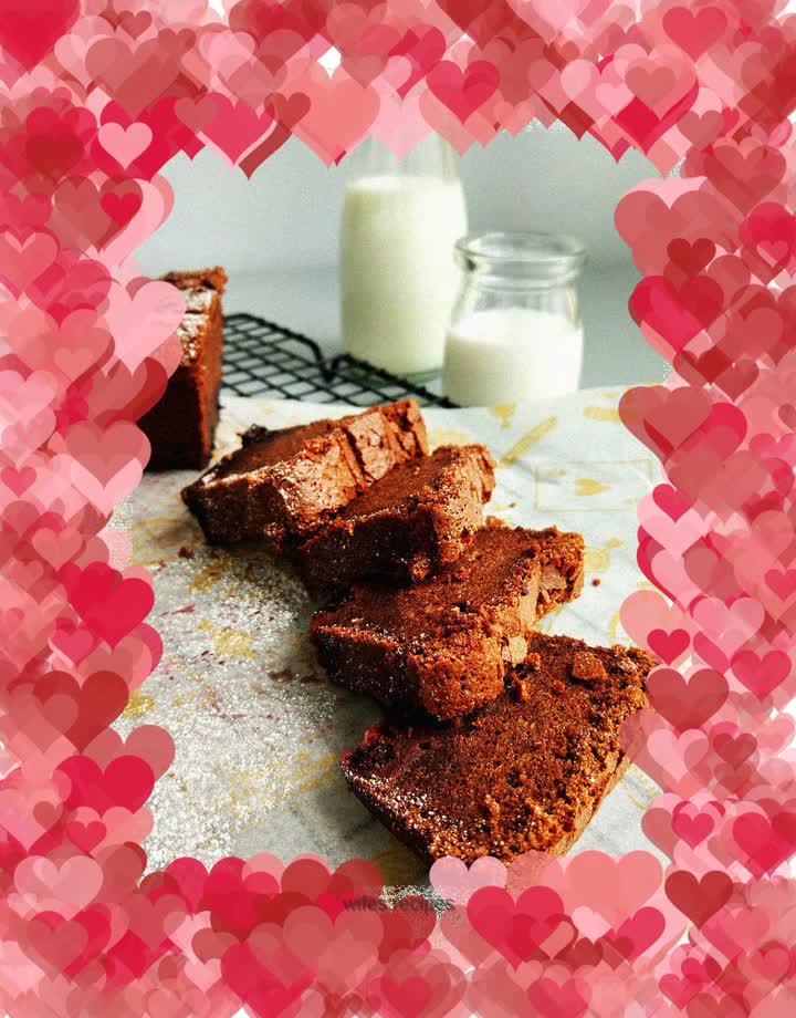 Mulberry Brownie Cake