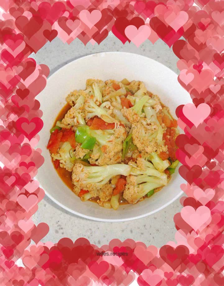 Braised cauliflower with tomatoes