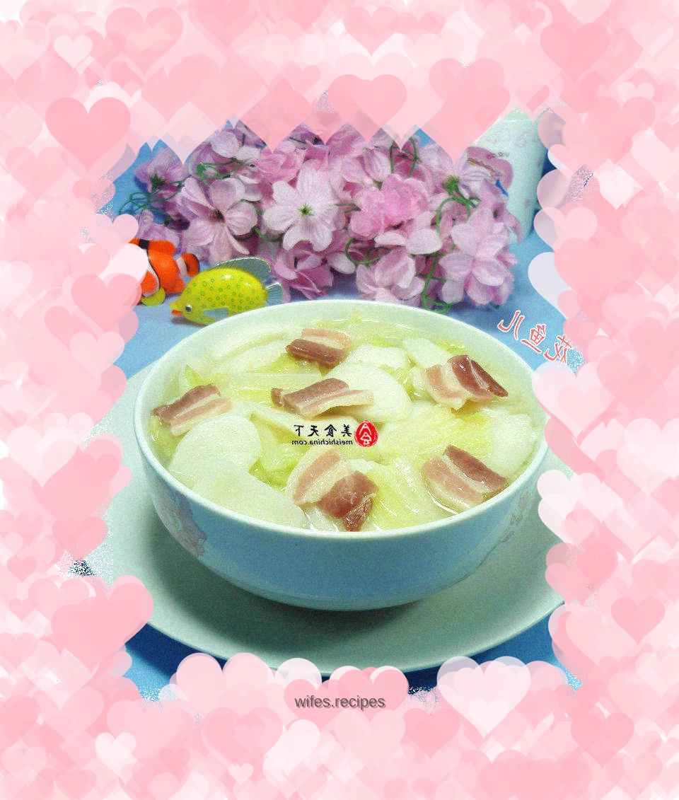 Steamed rice cake with bacon and cabbage