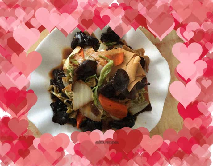 Stir-fried fungus with cabbage