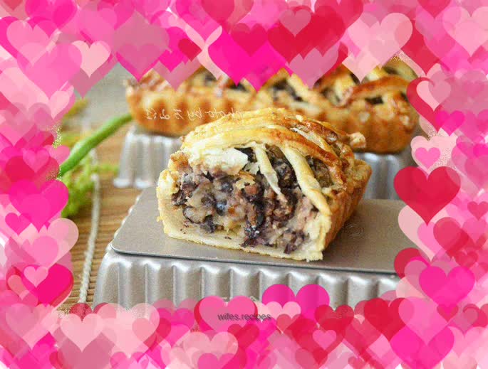 Lotus paste and red bean pie