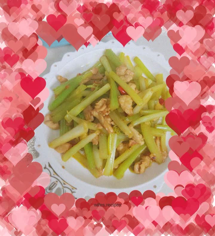 Stir-fried pork slices with celery