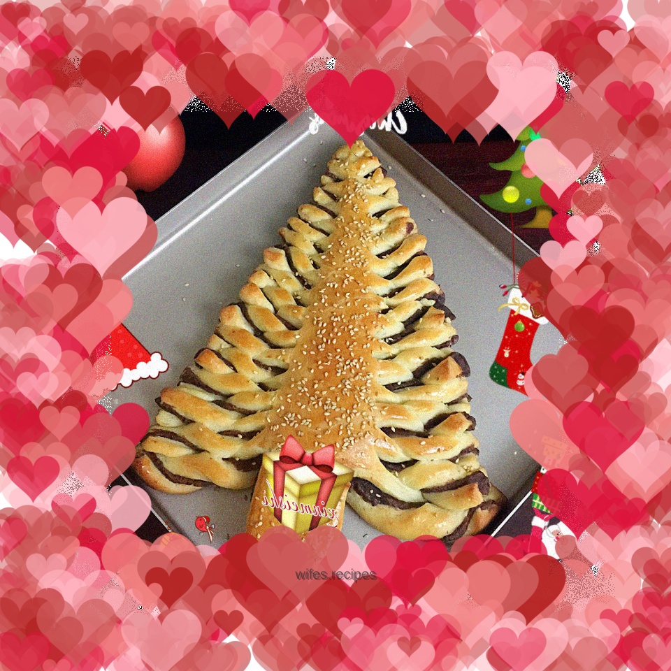 Christmas tree bean paste buns