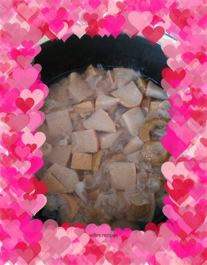 Tremella and Snow Pear Sweet Soup