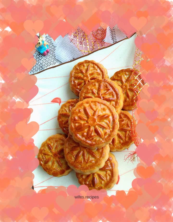 Cantonese style five-nut and scallop mooncake