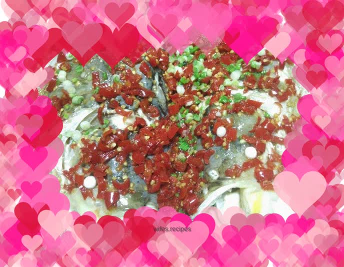 Fat fish head with chopped pepper