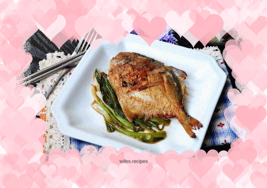 Small pomfret with green onions