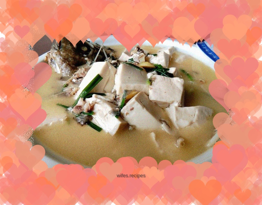 Crucian carp tofu soup
