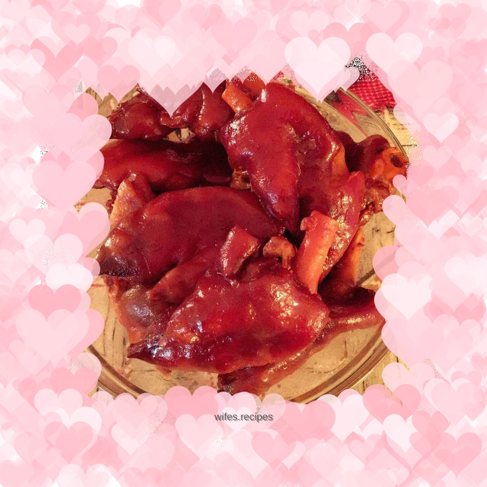 Braised pork trotters