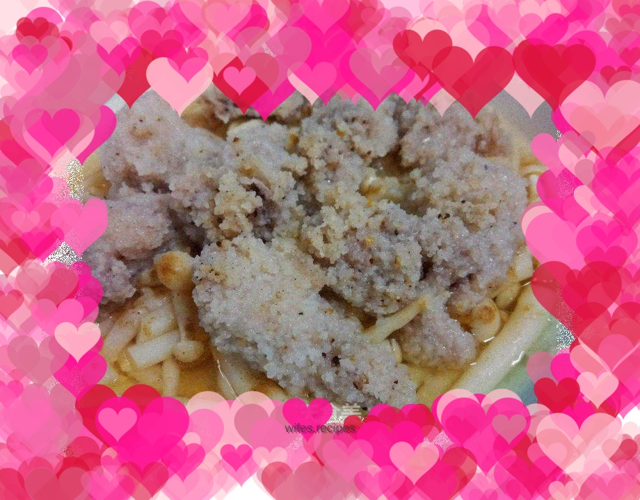 Steamed pork ribs with seafood and mushroom powder