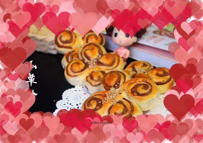 Sesame bean paste bread