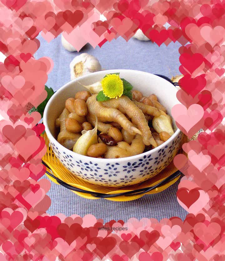 Garlic-braised peanut chicken feet