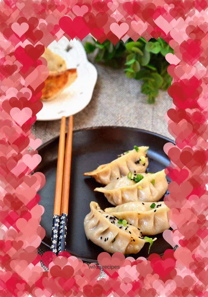 Pork and cabbage pot stickers