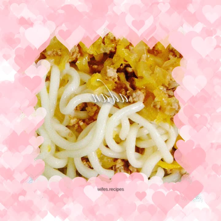 Sauerkraut braised noodles