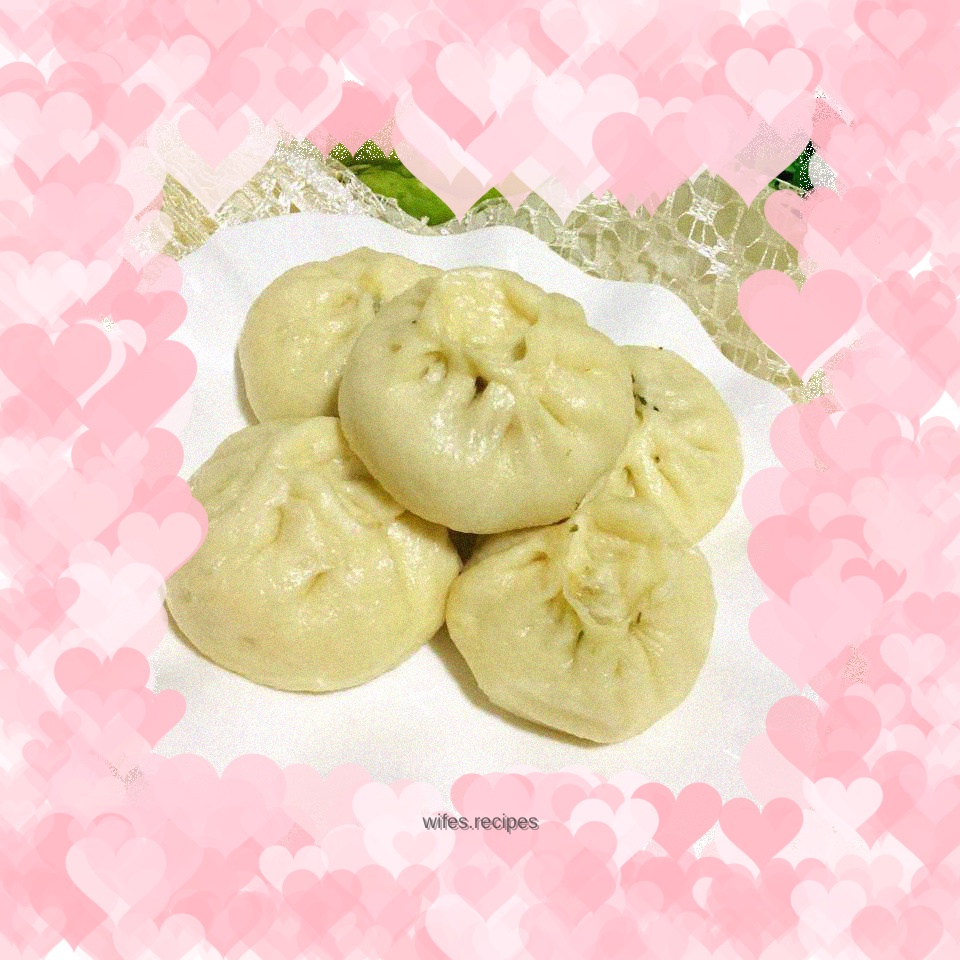 Steamed Pork Buns with Shepherd's Purse