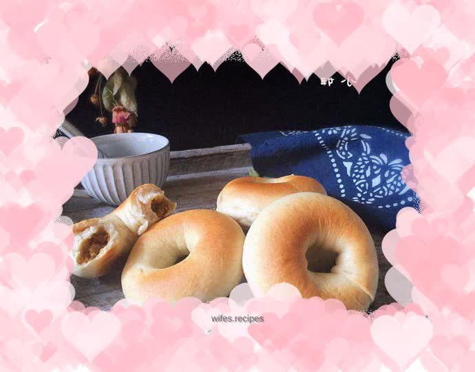 Bagels with egg yolk and meat floss