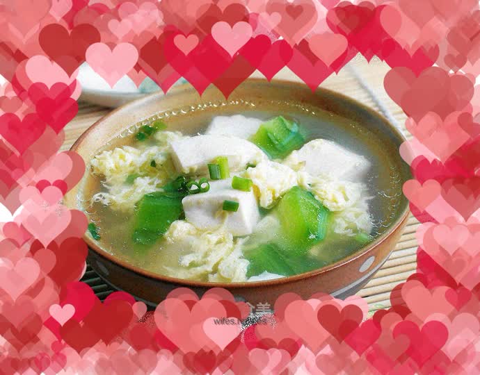 Luffa, tofu and egg soup