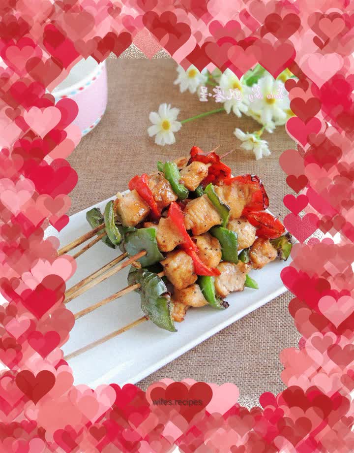 Colorful pepper chicken skewers